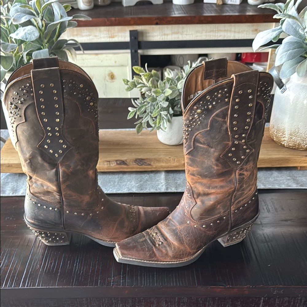 Ariat Brown Heeled Boots with Intricate Stitching and Studs